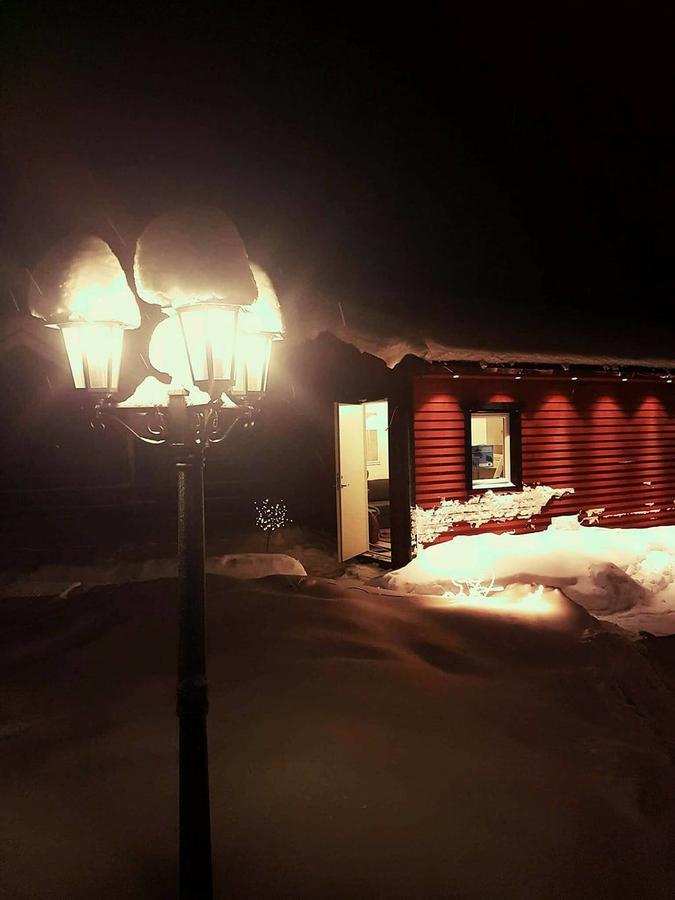 Camp Caroli Wooden Cabins Jukkasjärvi Extérieur photo