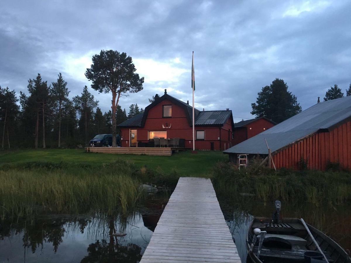 Camp Caroli Wooden Cabins Jukkasjärvi Extérieur photo
